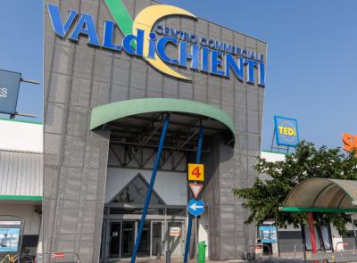 Nasce il Valdichienti Buskers Festival: arte e meraviglia nel cuore del centro commerciale