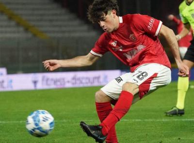 Alessandro Seghetti vola in Serie B: il talento maceratese è un nuovo giocatore del Padova Alessandro Seghetti vola in Serie B: il talento maceratese è un nuovo giocatore del Padova