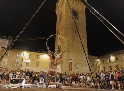 Art Festival 2025, a Recanati connessioni di cuore per la serata d'apertura Art Festival 2025, a Recanati connessioni di cuore per la serata d'apertura