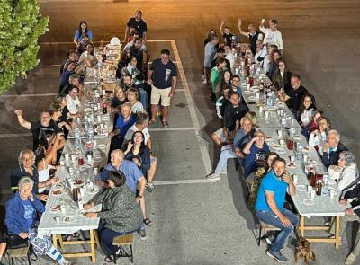 Treia, Chiesanuova in festa: le vie si uniscono per una cena di quartiere indimenticabile Treia, Chiesanuova in festa: le vie si uniscono per una cena di quartiere indimenticabile