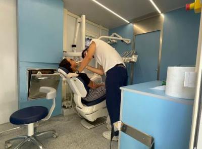 Il camper della salute arriva nei Comuni del Maceratese: visite odontoiatriche gratuite per le fasce fragili