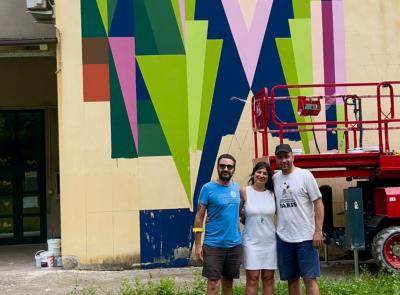 Civitanova, un tappeto di colori sulla scuola Don Bosco con l’arte del serbo PedjaTe8