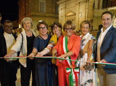 Montefano riabbraccia Piazza Bracaccini: dal suono delle campane per Gaza alla nuova squadra "viola"