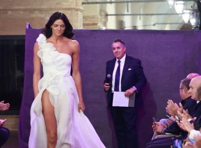 San Severino, Gran Galà della Moda sotto i portici: la pioggia non ferma l’entusiasmo in Piazza del Popolo