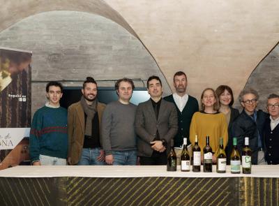 Ribona in Scena - Degustando sul Moletto: un successo tra mare, vino e bellezza marchigiana