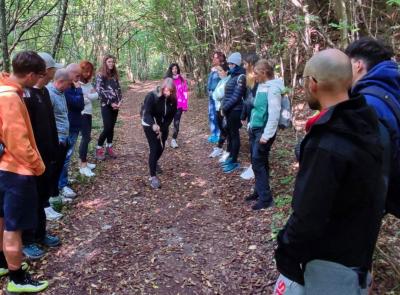 Ritrovare equilibrio tra gli alberi: a Pieve Torina torna al forest bathing in notturna