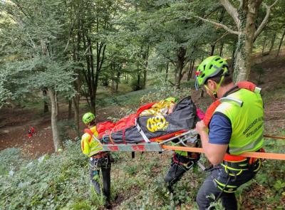 Pioraco, escursionista ferita a Li Vurgacci: interviene il Soccorso Alpino e Speleologico Marche