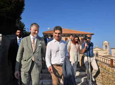 Il ministro Giuli in visita ad Ancona con Acquaroli: "La candidatura a capitale della cultura è uno stimolo"