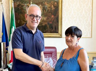 Civitanova, il Comune premia Mariarosa Berdini per la sua dedizione alla comunità