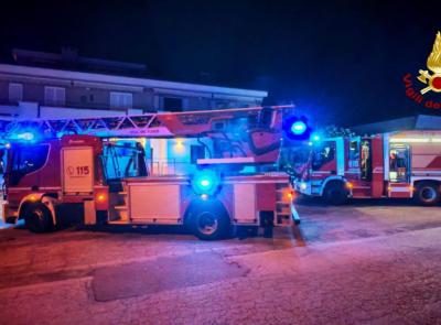 Montecassiano, scoppia incendio in una villetta: due persone intossicate