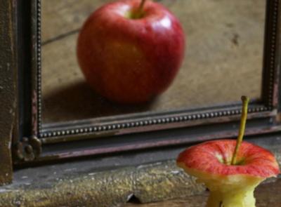 Quando il corpo parla e si trasforma nel manifesto di un dolore silenzioso: cibo, emozioni e bisogno d’amore negli adolescenti Quando il corpo parla e si trasforma nel manifesto di un dolore silenzioso: cibo, emozioni e bisogno d’amore negli adolescenti