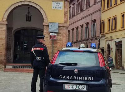 Tolentino, controlli a tappeto dei Carabinieri: cinque giovani segnalati per droga e sanzioni per violazioni del codice della strada