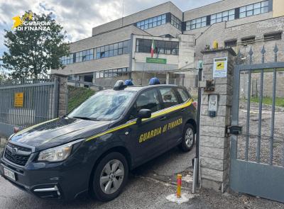 Esercente rifiuta pagamento col Pos, il cliente segnala alla Finanza: scatta la sanzione