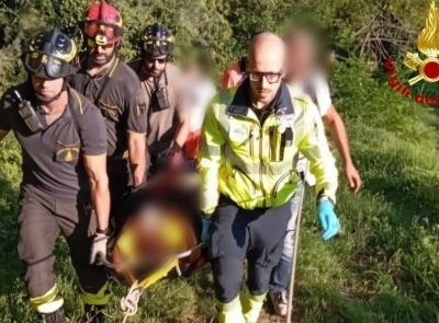 Cade da cavallo e sbatte la testa contro un ramo: soccorsa una donna