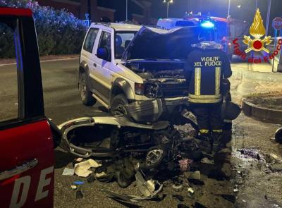 Incidente nella notte sulla Statale Adriatica: scontro tra scooter e fuoristrada, due feriti gravi