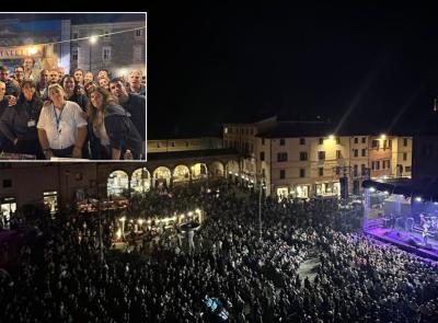 Matelica, 5mila persone in piazza per Le Vibrazioni in concerto