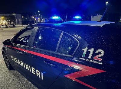 Recanati, minaccia un ragazzo con un coltello e gli ruba le collane: denunciato un 24enne
