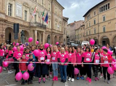 San Severino, una camminata per la prevenzione dei tumori femminili: torna la 'PittaRosso Pink Parade'