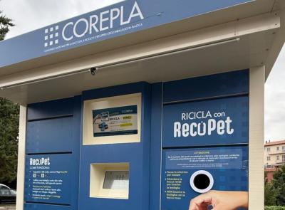 Mangiaplastica: a San Severino in funzione il nuovo ecocompattatore per bottiglie in Pet