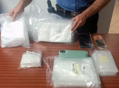 Caldarola, fermato in bici con due chili di cocaina: arrestato 58enne