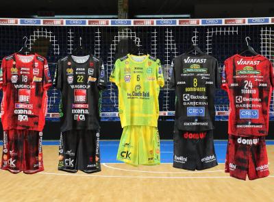 Cucine Lube Civitanova svela le nuove divise Joma per la stagione 2025/26: debutto contro Modena