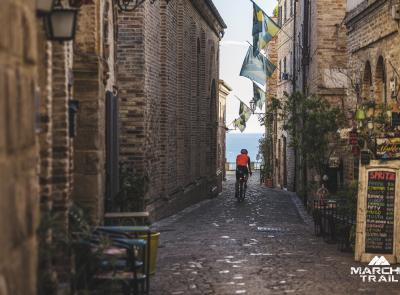 Marche Trail 2025: tre giorni di bikepacking tra mare, borghi e montagne