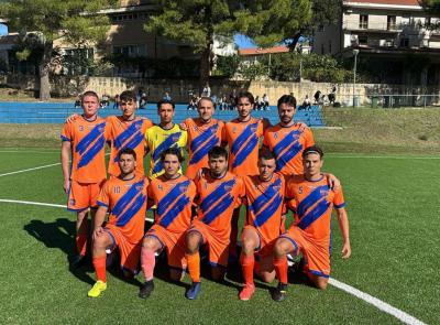 Prima gioia stagionale per la VR Macerata: poker alla Vis Faleria con tripletta di Canesin