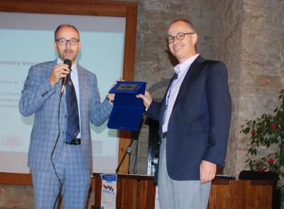 Collaborazione scientifica tra Unicam e il premio Nobel per la Chimica 2025 Omar M. Yaghi Collaborazione scientifica tra Unicam e il premio Nobel per la Chimica 2025 Omar M. Yaghi