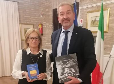"Vai a quel paese”: Menichelli presenta il libro sul turismo sostenibile "Vai a quel paese”: Menichelli presenta il libro sul turismo sostenibile