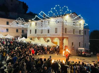 Serrapetrona apre le cantine per celebrare la Vernaccia Nera: torna “Appassimenti Aperti”