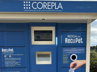 Recanati, arrivano due eco-compattatori per il riciclo delle bottiglie in Pet