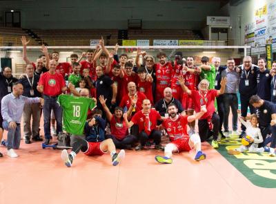 Pallavolo Macerata resiste al muro di Ravenna e vola al tie-break: 3-2 Pallavolo Macerata resiste al muro di Ravenna e vola al tie-break: 3-2