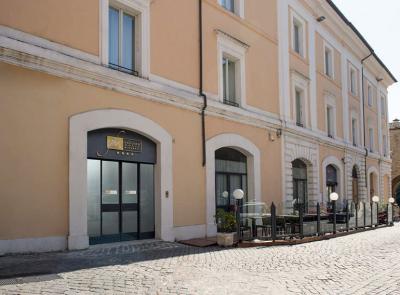 Recanati, via libera alla riapertura dell’ex Hotel Gallery: “Un passo decisivo per il turismo cittadino” Recanati, via libera alla riapertura dell’ex Hotel Gallery: “Un passo decisivo per il turismo cittadino”