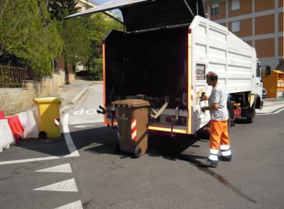 La provincia di Macerata è 'riciclona': "Media ben oltre la norma nazionale, 5 comuni hanno grandi dati" La provincia di Macerata è 'riciclona': "Media ben oltre la norma nazionale, 5 comuni hanno grandi dati"