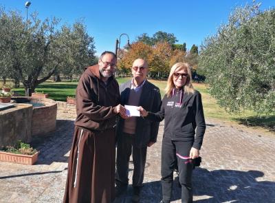 Civitanova, successo per la mostra “Nacque al mondo un sole": raccolti oltre 3mila euro per i Frati Cappuccini Civitanova, successo per la mostra “Nacque al mondo un sole": raccolti oltre 3mila euro per i Frati Cappuccini