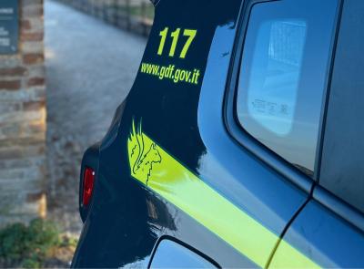 Camerino, lavoratori in nero e stipendi irregolari in un bar-ristorante: maxi sanzione delle Fiamme Gialle