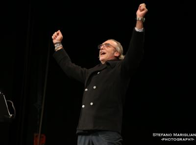 Luca Ward apre la stagione artistica del Politeama, la grande voce del cinema si racconta in uno spettacolo intimo e personale