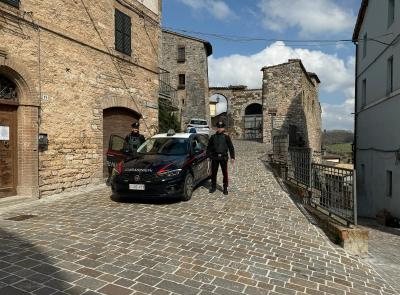 Caldarola, furti e intrusioni in case e chiese danneggiate dal sisma: 11 denunciati, tra loro alcuni youtuber Caldarola, furti e intrusioni in case e chiese danneggiate dal sisma: 11 denunciati, tra loro alcuni youtuber