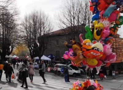 Cingoli, torna la tradizionale “Fiera dei Morti” con oltre 300 espositori Cingoli, torna la tradizionale “Fiera dei Morti” con oltre 300 espositori