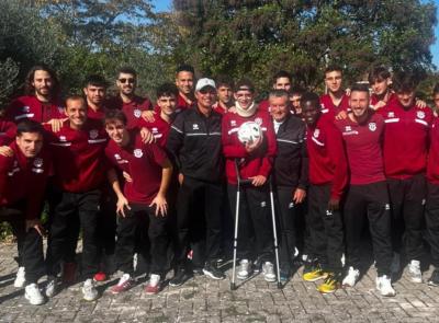 Alessandro Forte torna a casa e corre allo stadio: oggi tiferà i suoi compagni del Casette Verdini Alessandro Forte torna a casa e corre allo stadio: oggi tiferà i suoi compagni del Casette Verdini