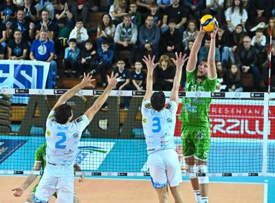 Banca Macerata Fisiomed opaca nei finali di set, la spunta Pineto 3-0