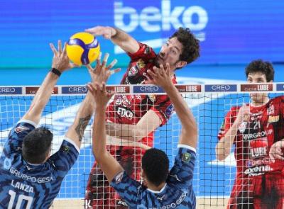 Pratica Cisterna archiviata in quattro set, una Lube a corrente alternata si porta a 10 punti