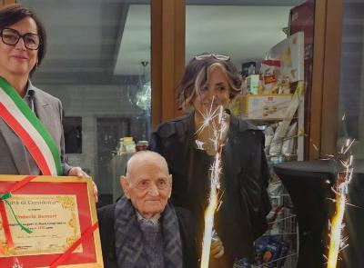 Umberto Sarnari spegne 100 candeline: è festa a Corridonia
