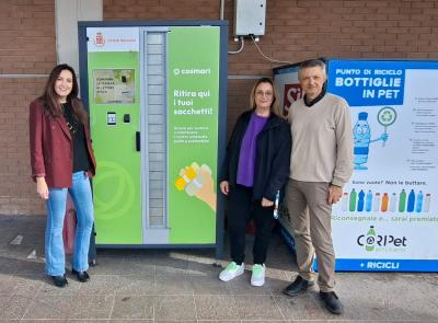 Villa Potenza h24, attivo un distributore automatico di sacchetti per la raccolta differenziata