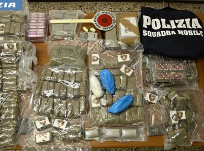 Corridonia, smantellata "centrale dello spaccio" a Colbuccaro: sequestrati 25 Kg di sostanze, un arresto