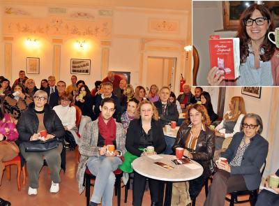 Caldarola, grande successo per il Caffè letterario: Paolina Leopardi protagonista della serata