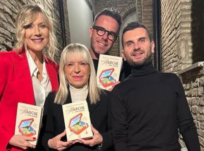 Marche da amare,  Natasha Stefanenko conquista San Severino con la sua "Guida sentimentale"