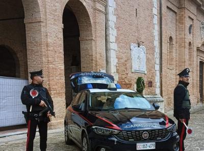 "Ci sono 5 mila euro a rischio sul suo conto": finto operatore le ruba le credenziali, scoperto dai carabinieri