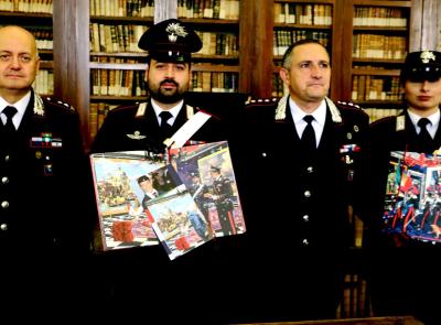 I carabinieri come "eroi quotidiani": il calendario 2025 dell'Arma all'insegna della Pop Art (FOTO e VIDEO)