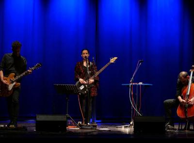 Montecosaro, "Partitura di stagioni": Serena Abrami porta la poesia di Mahvash Sabet al Teatro delle Logge